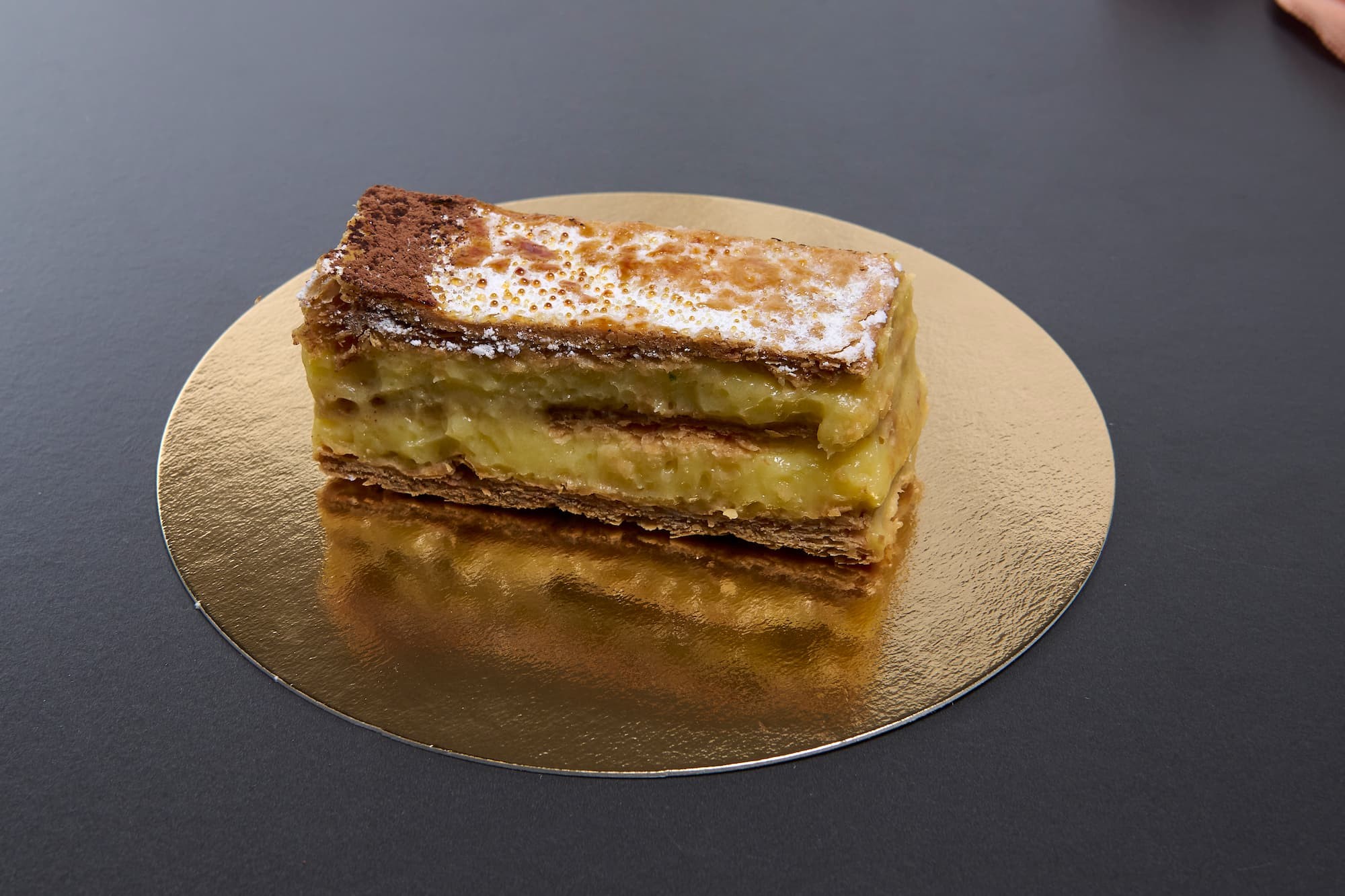 Mille-Feuille : L'Incontournable Pâtisserie à la Pâte Feuilletée et Crème Vanillée